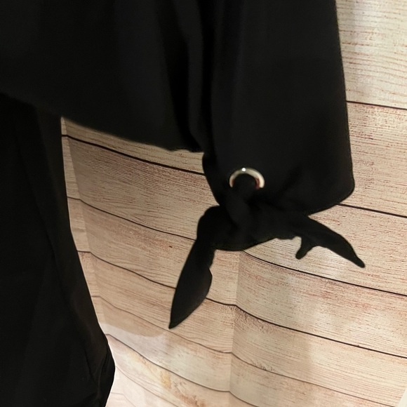 Chico’s blouse size 1 /8 black with tie sleeves. - Picture 4 of 6